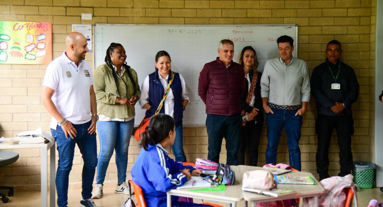 Gobernación de Antioquia y las fundaciones Fraternidad y Berta Martínez entregaron obras de infraestructura educativa en tres sedes de El Carmen de Viboral